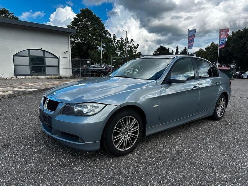 Arktis Gebraucht 2006 BMW 318 Limousine | 1.990 € (Superpreis) - Bild 1/4