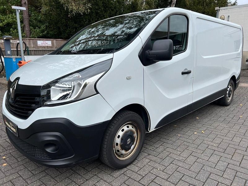Weiß Gebraucht 2018 Renault Trafic Komfort Van / Kleinbus | 13.900 € (Fairer Preis) - Bild 1/4