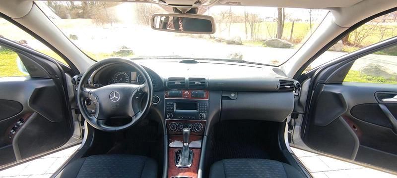 Gebraucht Mercedes C200 163 PS (119 kW) 2005 Grau Limousine
