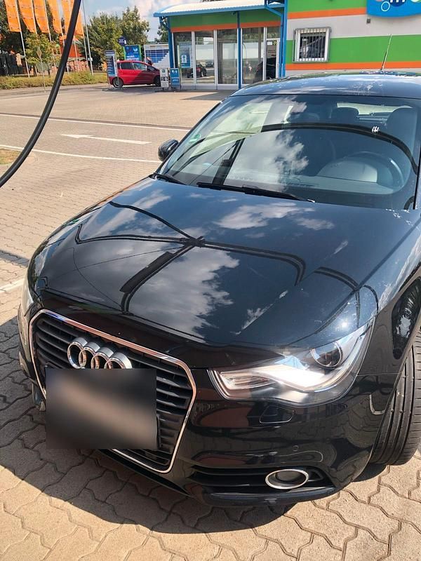 Gebraucht Audi A1 105 PS (77 kW) 2011 Schwarz Kleinwagen