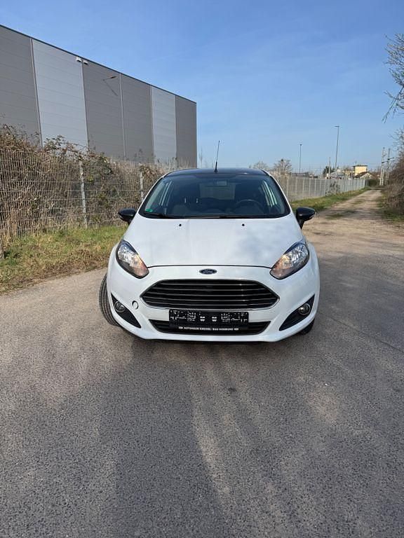 Gebraucht Ford Fiesta SYNC Edition 80 PS (58 kW) 2015 Weiß Kleinwagen