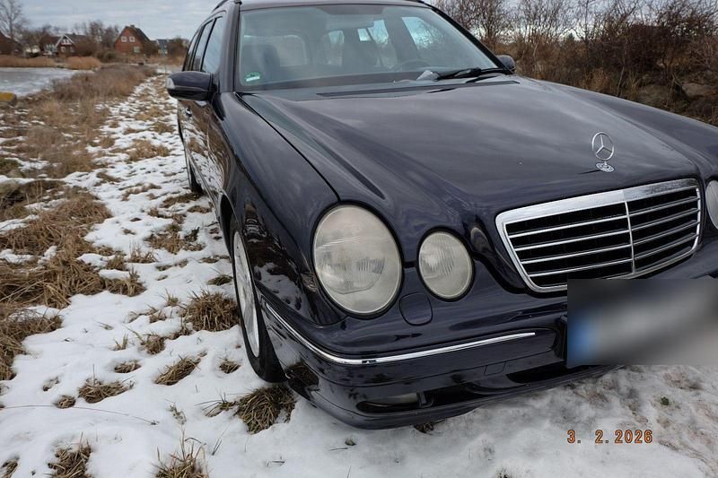 Gebraucht Mercedes E220 Avantgarde 143 PS (105 kW) 2002 Kombi