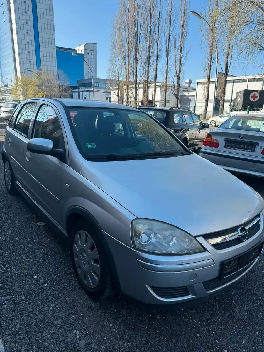 Gebraucht Opel Corsa 80 PS (58 kW) 2005 Silber Kleinwagen