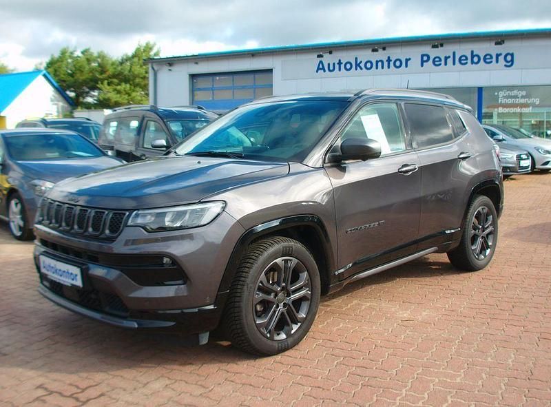 Grau Gebraucht 2022 Jeep Compass 80th Anniversary SUV | 21.499 € (Fairer Preis) - Bild 1/4