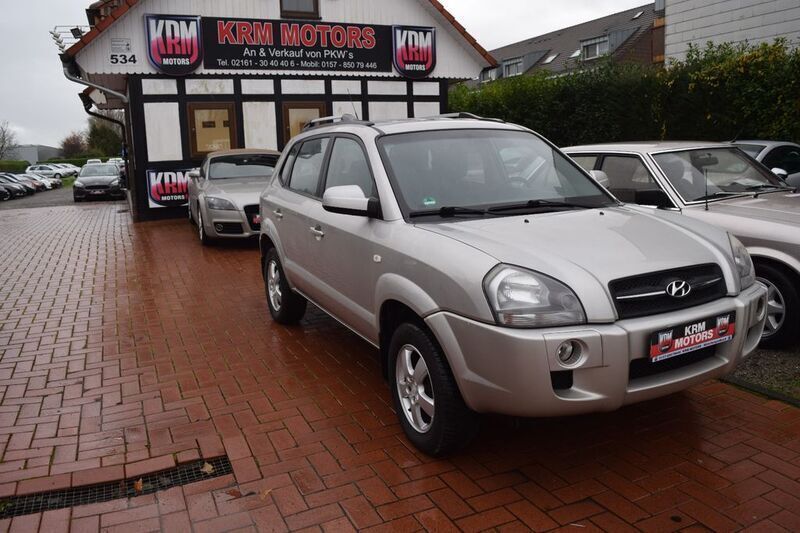 Grau Gebraucht 2007 Hyundai Tucson GLS SUV | 6.990 € (Teuer) - Bild 1/4