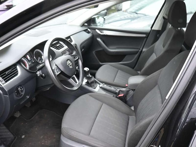 Second-hand Skoda Octavia Style 150 CP (110 kW) 2019 Negru Break