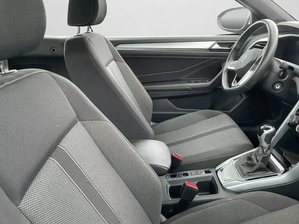 Gebraucht VW T-Roc Style 110 PS (80 kW) 2023 Pure white schwarz SUV