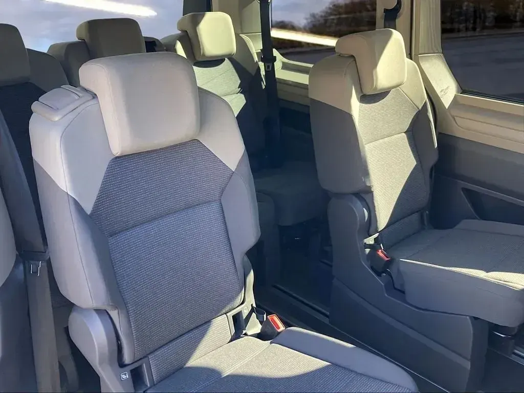 Neu VW T7 Life 150 PS (110 kW) 2026 Rot Van