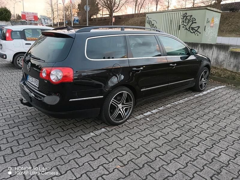 Schwarz Gebraucht 2009 VW Passat Kombi | 2.000 € (Superpreis) - Bild 1/4