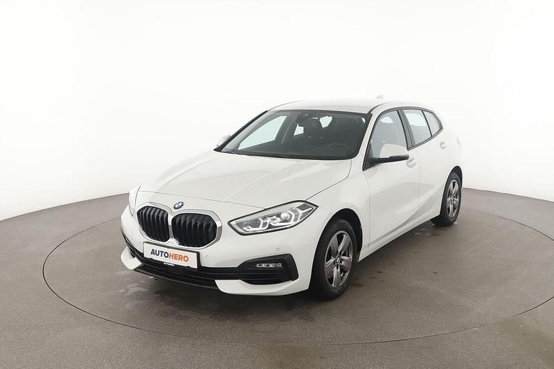 Weiß Gebraucht 2021 BMW 116 Advantage Kleinwagen | 21.270 € (Fairer Preis) - Bild 1/3