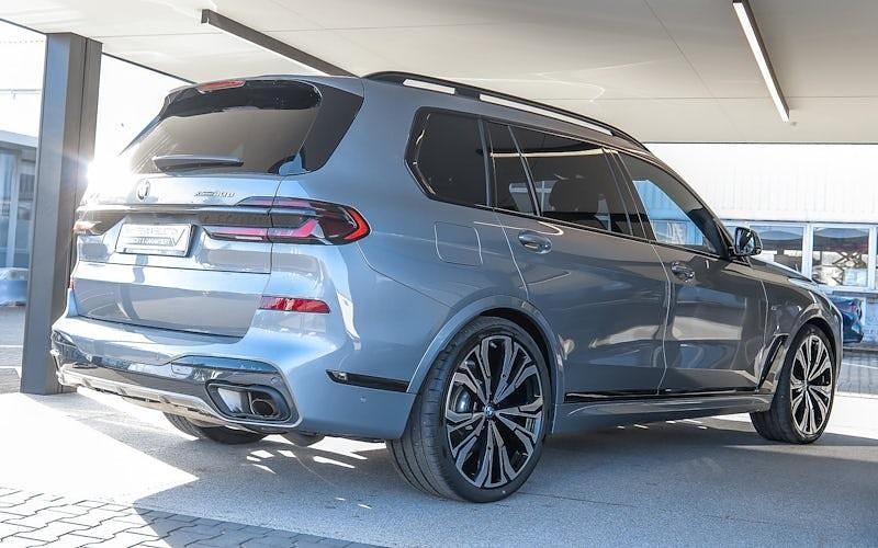 Gebraucht BMW X7 M Sport 352 PS (258 kW) 2025 Grau SUV