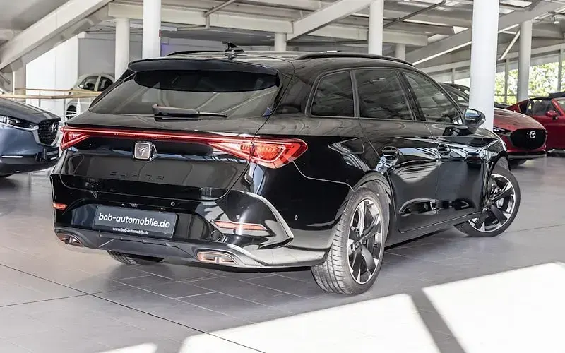 Usado Cupra Leon 204 HP (150 kW) 2024 Preto Carrinha