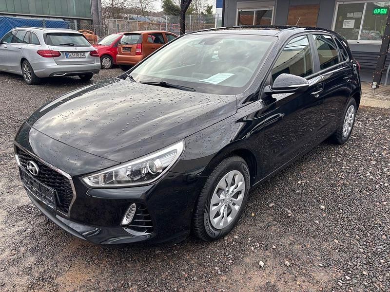 Gebraucht Hyundai i30 99 PS (72 kW) 2018 Schwarz Limousine