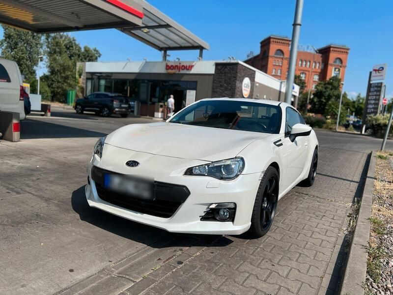 Weiß Gebraucht 2014 Subaru BRZ Coupé | 29.000 € - Bild 1/4