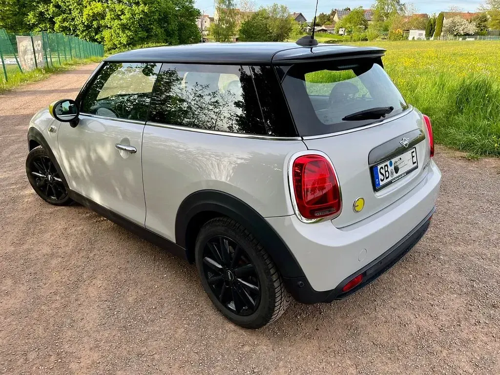 Gebraucht Mini Cooper SE 135 kW (184 PS) 2020 Silber Kleinwagen