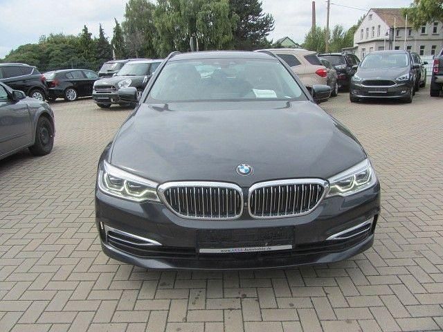 Gebraucht BMW 540 Luxury Line 320 PS (235 kW) 2018 Grau metallic Kombi