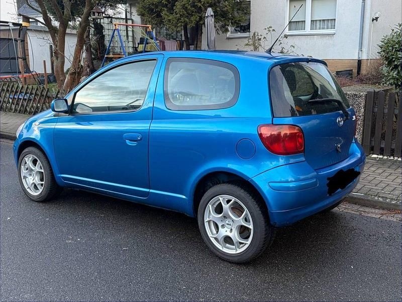 Gebraucht Toyota Yaris 87 PS (63 kW) 2003 Blau Kleinwagen