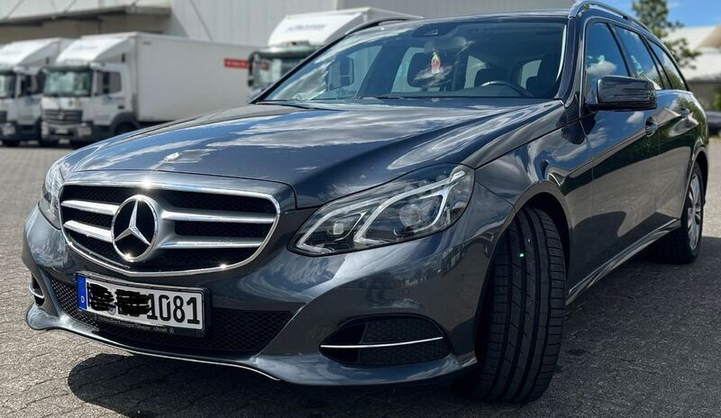 Gebraucht Mercedes E220 Edition 170 PS (125 kW) 2014 Schwarz Kombi