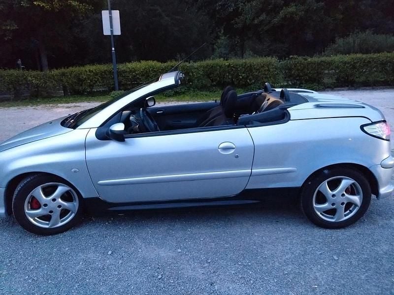 Grau Gebraucht 2005 Peugeot 206 CC Cabrio | 699 € (Superpreis) - Bild 1/4