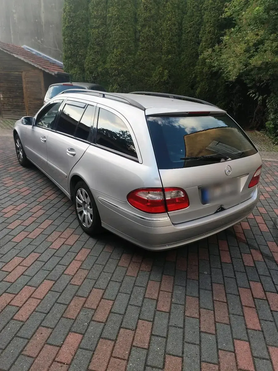 Gebraucht Mercedes E220 150 PS (110 kW) 2006 Silber Kombi