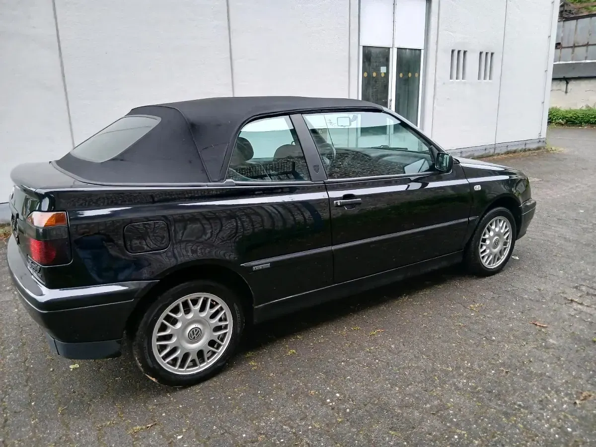 Gebraucht VW Golf Cabriolet 101 PS (74 kW) 1997 Schwarz Cabrio