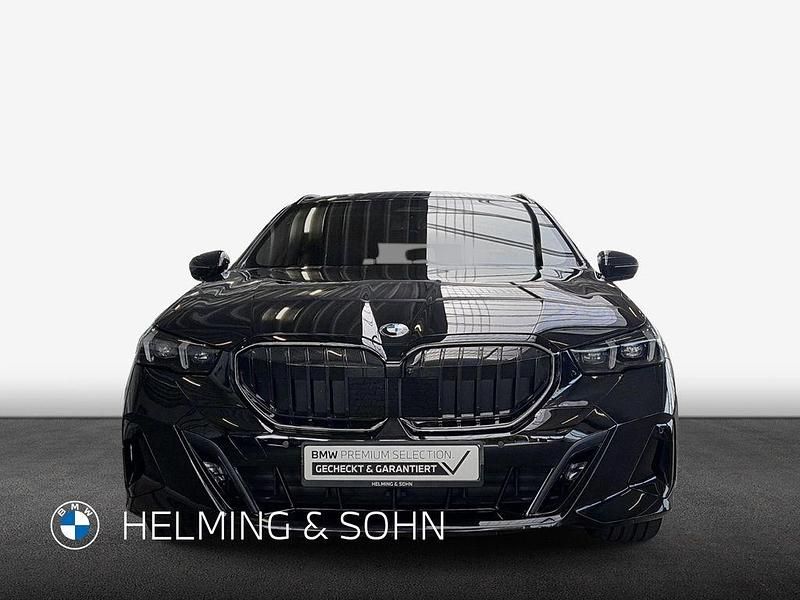Gebraucht BMW 520 M Sport 190 PS (139 kW) 2025 Schwarz Kombi
