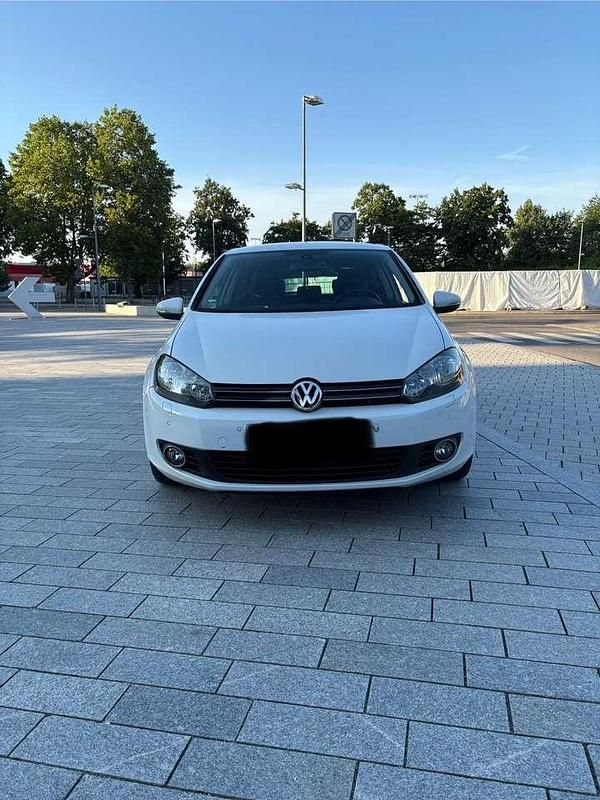 Weiß Gebraucht 2010 VW Golf VI Highline Limousine | 6.600 € (Fairer Preis) - Bild 1/4