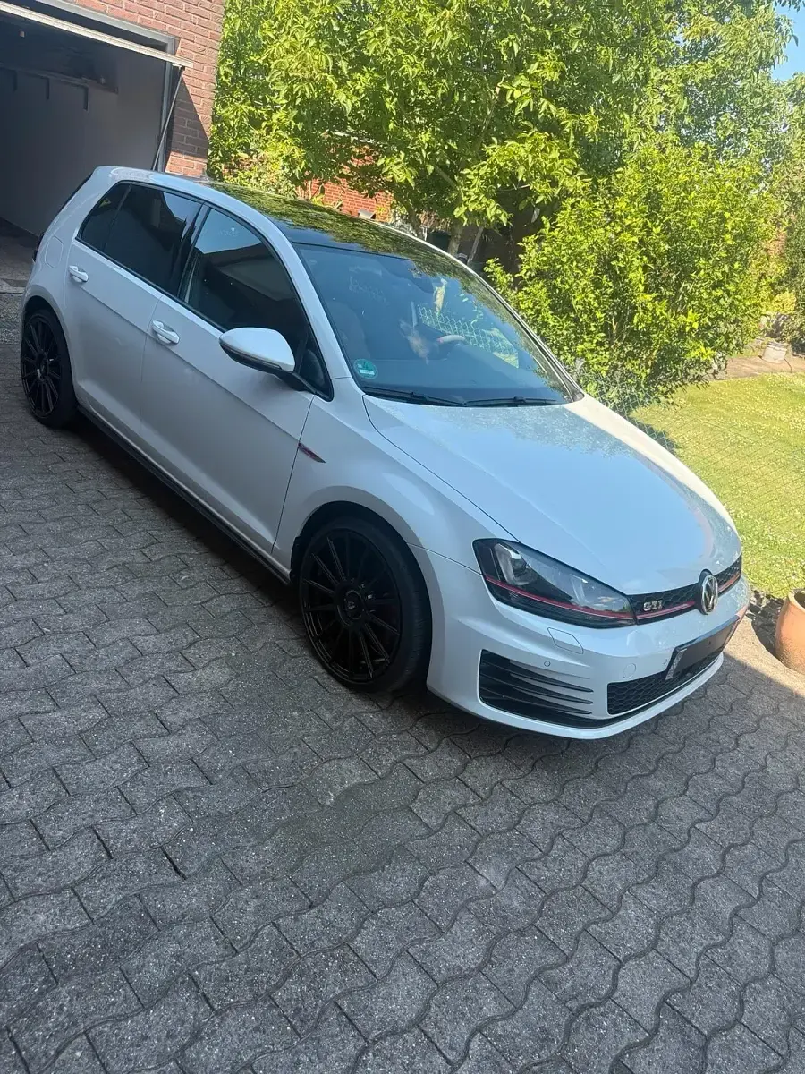 Gebraucht VW Golf VII GTI 220 PS (161 kW) 2016 Weiß Limousine