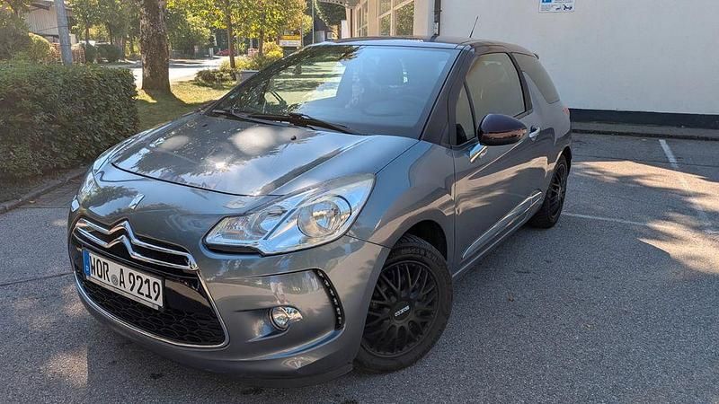 Grau Gebraucht 2010 Citroën DS3 Sport Chic Kleinwagen | 3.299 € (Guter Preis) - Bild 1/4