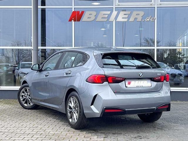 Gebraucht BMW 120 156 PS (114 kW) 2024 Skyscraper grau Kleinwagen
