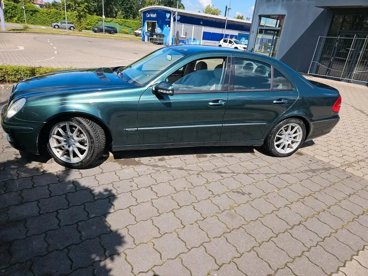 Gebraucht Mercedes E300 211 PS (155 kW) 2008 Grün Limousine