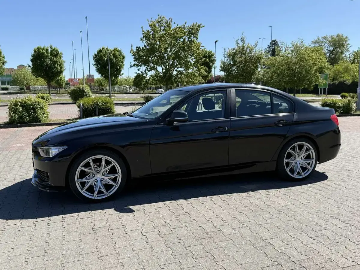 Gebraucht BMW 316 116 PS (85 kW) 2012 Schwarz Kombi