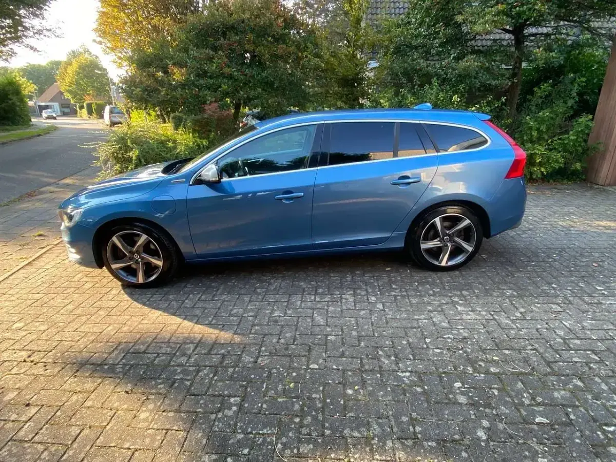 Gebraucht Volvo V60 R-Design 283 PS (208 kW) 2014 Blau Kombi