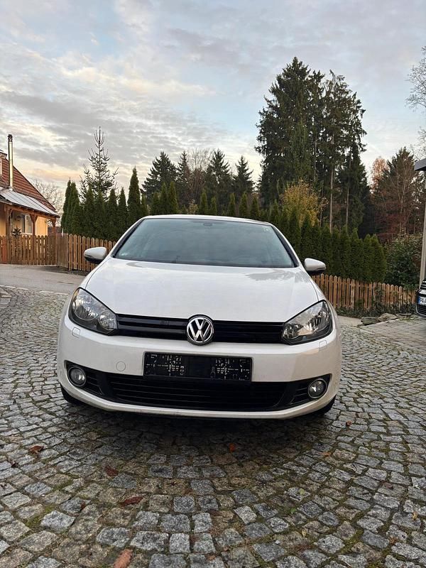 Weiß Gebraucht 2009 VW Golf VI Trendline Kleinwagen | 1.950 € (Superpreis) - Bild 1/4
