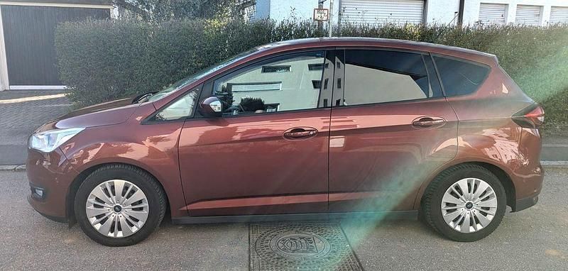 Gebraucht Ford C-MAX Titanium 150 PS (110 kW) 2017 Rot Van / Kleinbus
