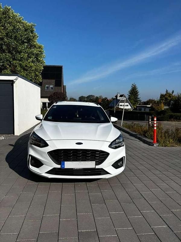 Weiß Gebraucht 2020 Ford Focus ST-Line Kombi | 12.000 € (Superpreis) - Bild 1/4