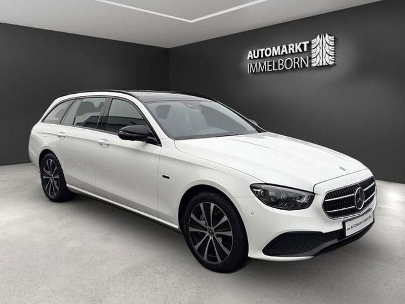 Gebraucht Mercedes E300 Night 306 PS (225 kW) 2021 Weiß Limousine