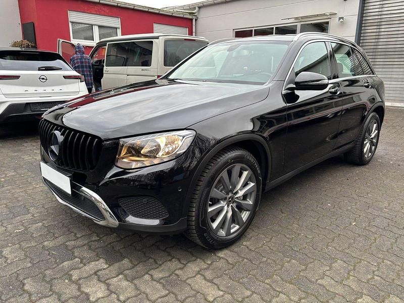 Gebraucht Mercedes GLC220 170 PS (125 kW) 2017 Schwarz Limousine
