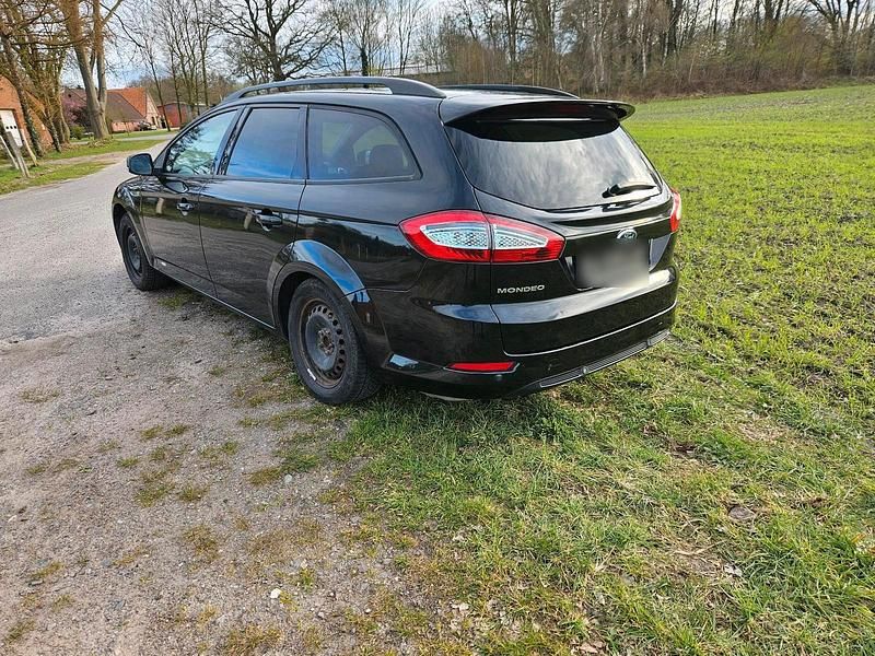 Gebraucht Ford Mondeo 160 PS (117 kW) 2011 Schwarz Kombi