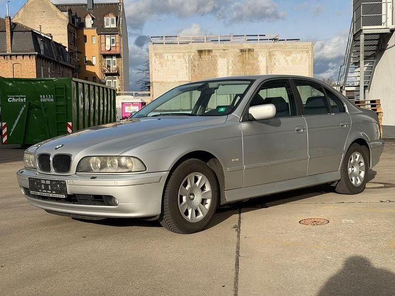 Gebraucht BMW 520 Exclusive 170 PS (125 kW) 2001 Silber Limousine