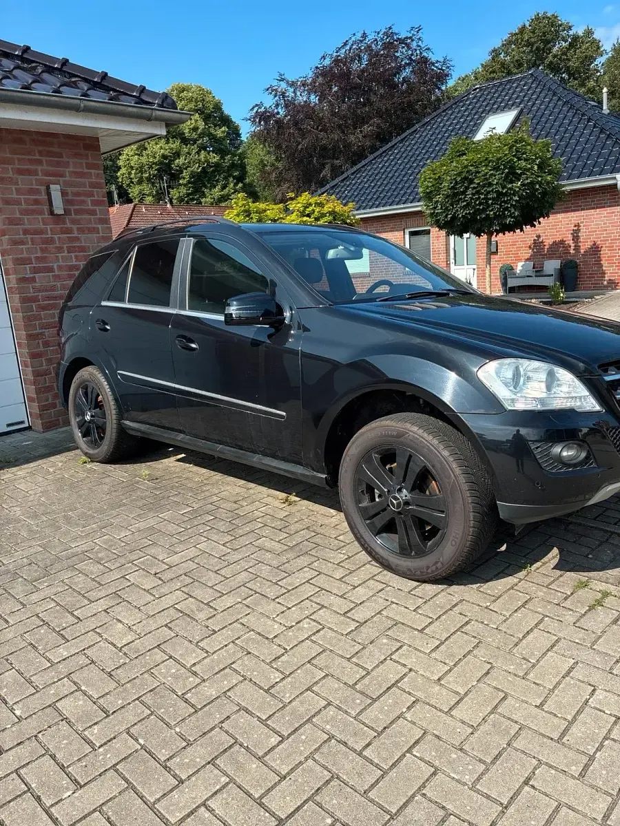 Gebraucht Mercedes ML280 190 PS (139 kW) 2008 Schwarz SUV