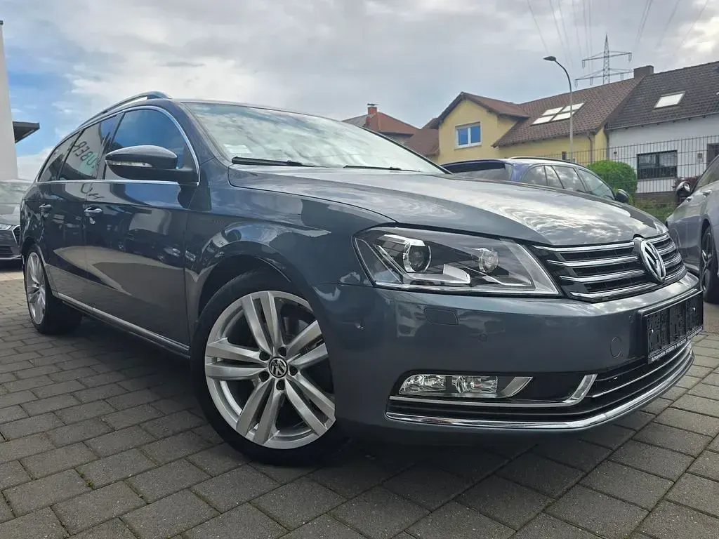 Gebraucht VW Passat Highline 177 PS (130 kW) 2014 Grau Limousine