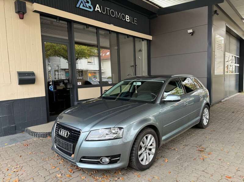 Grau Gebraucht 2010 Audi A3 Sportback Attraction Kombi | 10.980 € (Teuer) - Bild 1/3