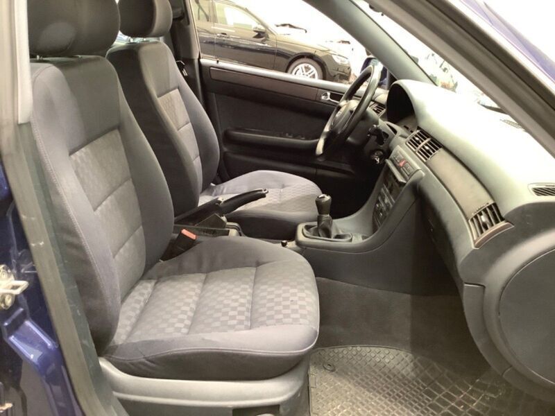 Gebraucht Audi A6 165 PS (121 kW) 2000 Blau Kombi