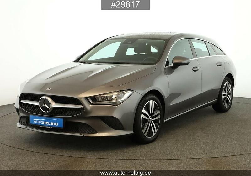 Grau Gebraucht 2022 Mercedes CLA200 Shooting Brake Kombi | 21.990 € (Superpreis) - Bild 1/4