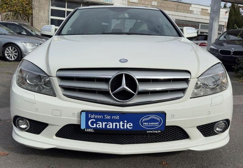Weiß Gebraucht 2009 Mercedes C230 AMG Limousine | 11.990 € (Etwas zu teuer) - Bild 1/4