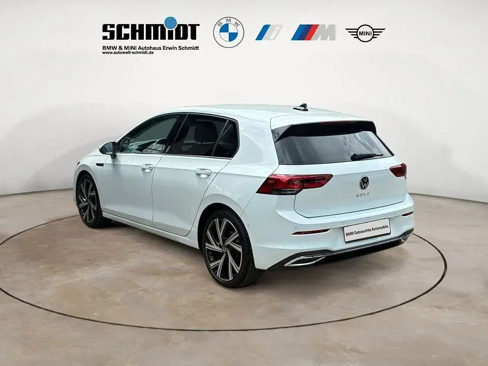 Gebraucht VW Golf VIII Style 190 PS (139 kW) 2023 Weiß Limousine