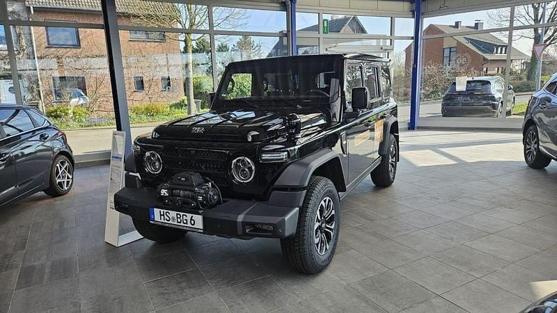 Neu BAW 212 166 PS (122 kW) 2026 Schwarz SUV