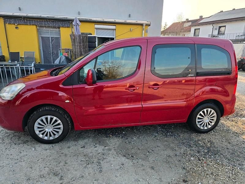 Gebraucht Citroën Berlingo 120 PS (88 kW) 2010 Rot Van / Kleinbus