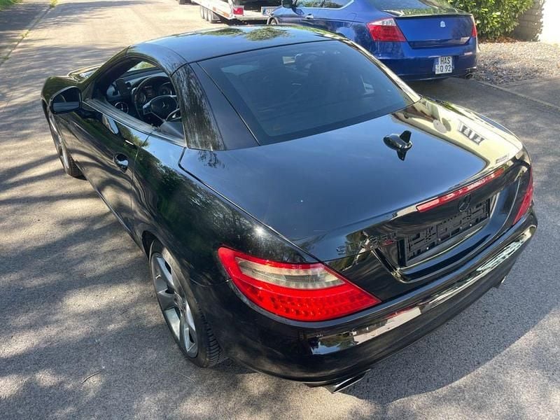 Gebraucht Mercedes SLK350 306 PS (225 kW) 2012 Schwarz Cabrio